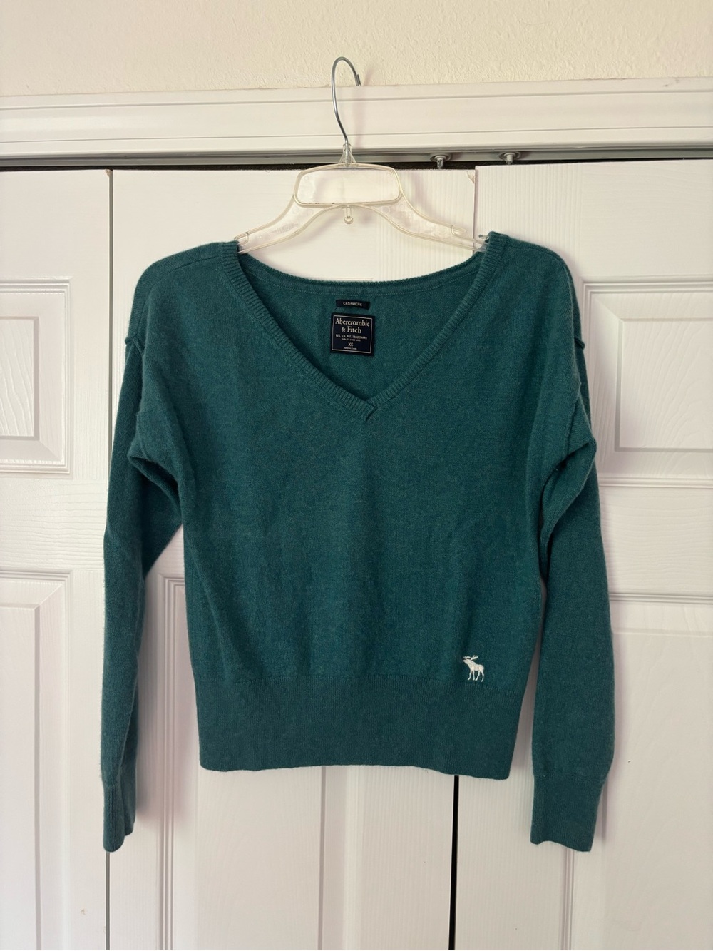 Abercrombie & Fitch Women's Teal V-Neck Cashmere Sweater